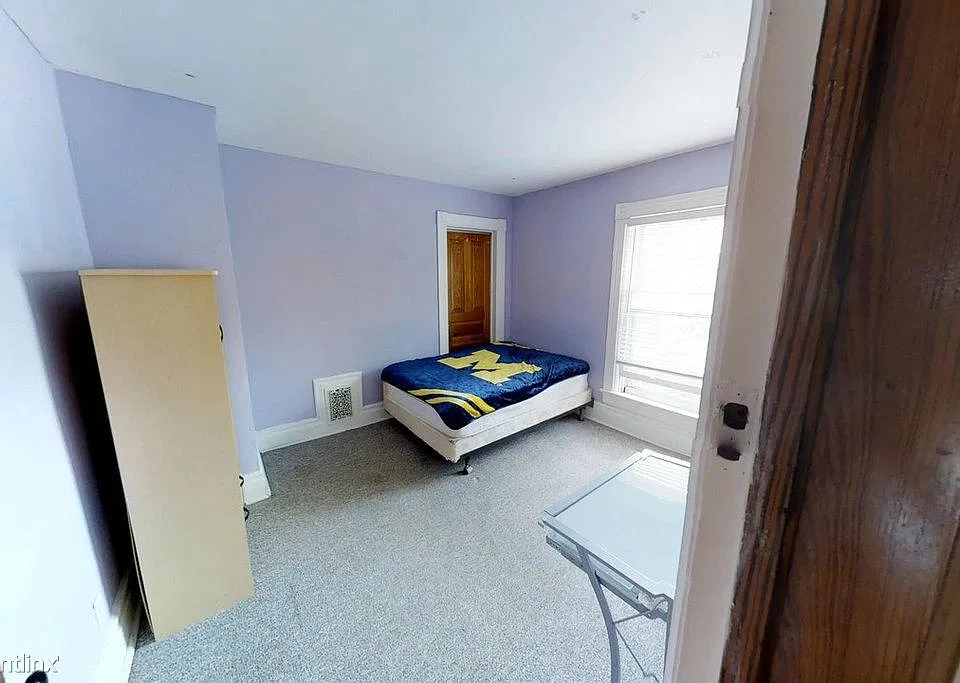 2nd Floor South bedroom