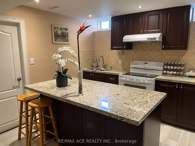 15 Settlers Ridge St #BASEMENT — Photo 8