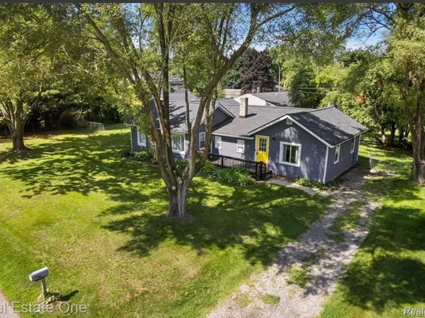 708 Birmingham St, Lake Orion, MI 48362