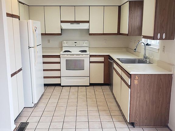 4th image of 9010 Marley Dr