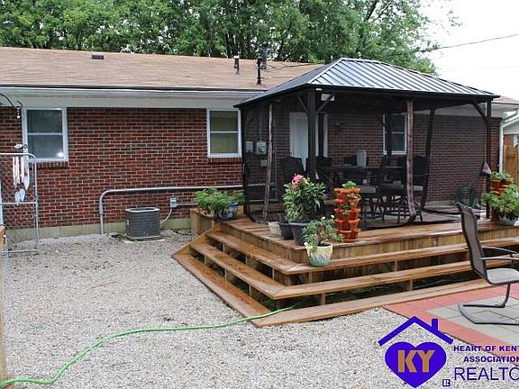 5th image of 301 E 5th St