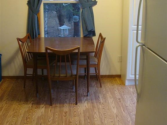 5th image of 430 W Carpenter Ln