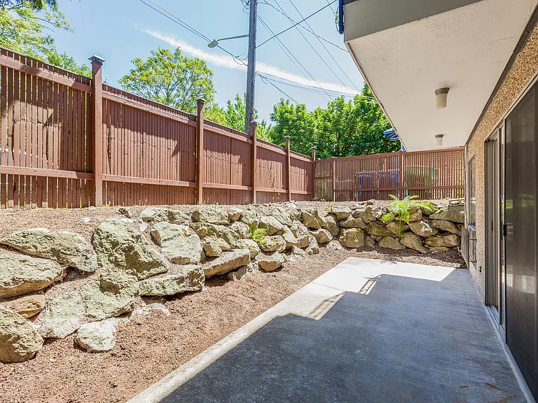 539 NE Ravenna Blvd #1 — Photo 2