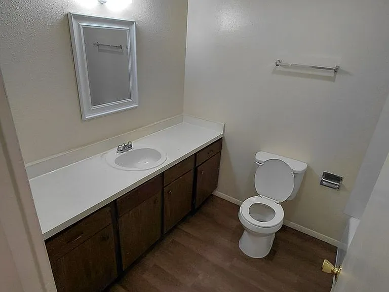 Prairie Sun Apartments — Photo 25