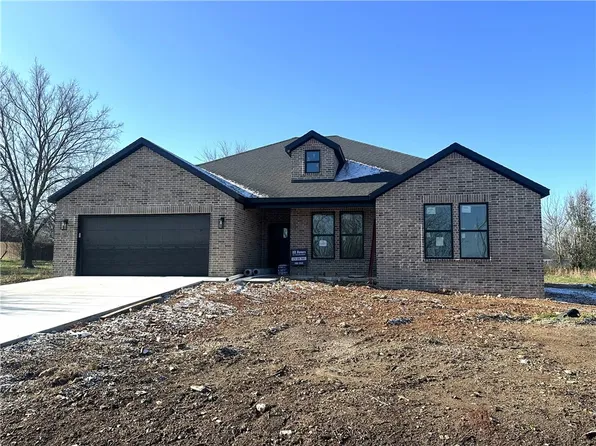 17 Olmsted Cir, Bella Vista, AR 72715