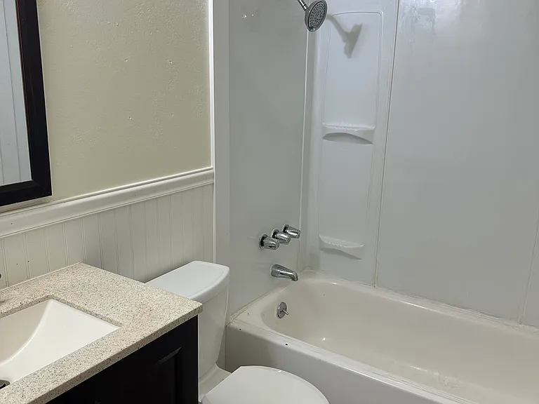 2425 SW Leonard St #3 — Photo 10