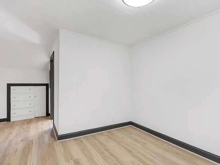 649 South Ave — Photo 10