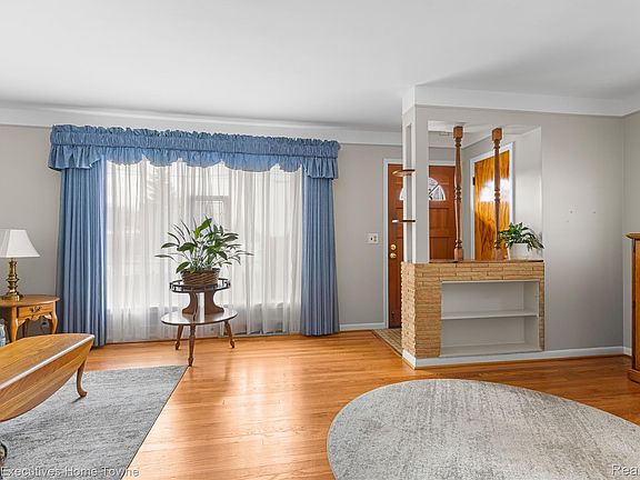 5th image of 4611 E Thirteen Mile Rd