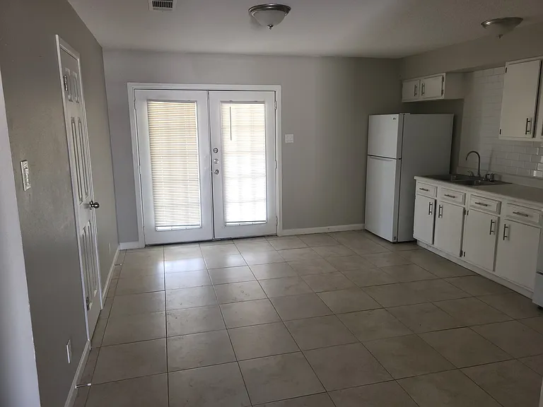 801 High Meadow Dr #B — Photo 6