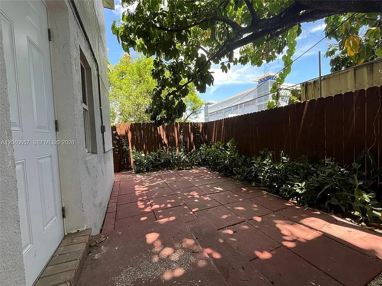 820 SW 31st Ave #S — Photo 9