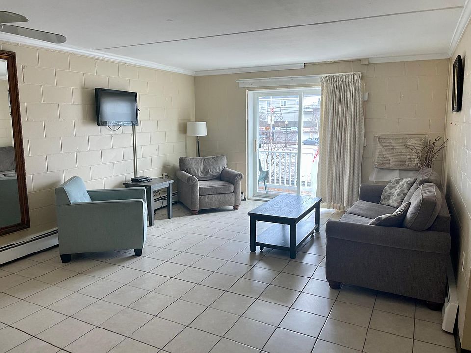 1st image of 30 Milliken St #210
