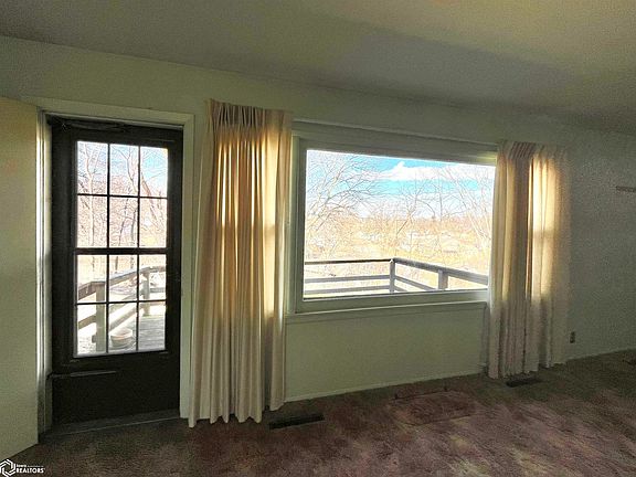 5th image of 10 Fair Ridge Cir