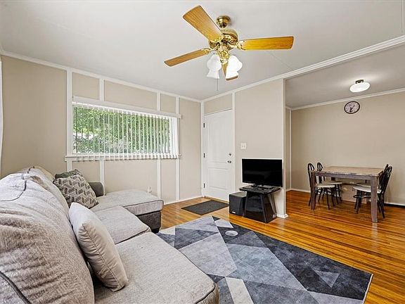 3rd image of 1115 NE 43rd Ter