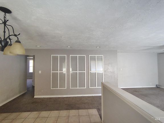 5th image of 61 Cherry St
