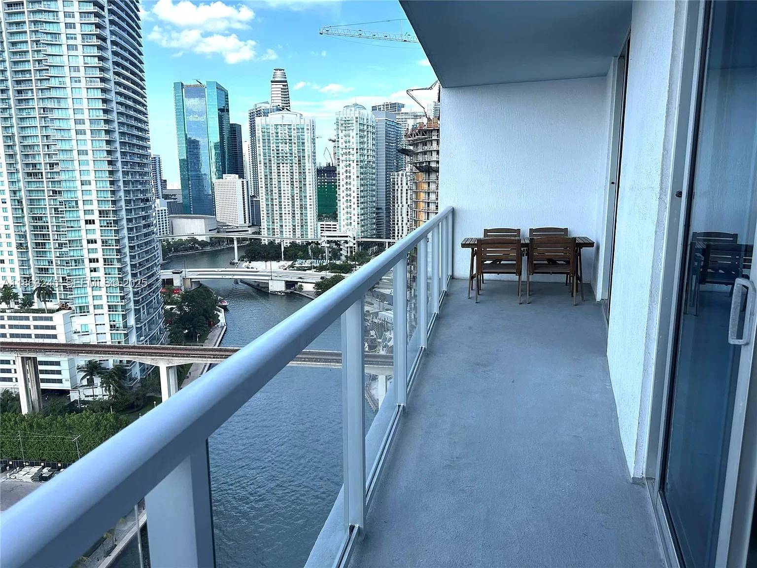 1 bed, 1.5 bath, 900 sqft, $3,000 — Photo 1