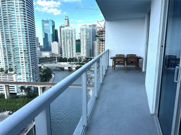 185 SW 7th St, Miami, FL