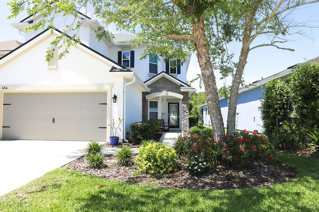 4 bed, 2.5 bath, 2298 sqft, $3,749 — Photo 1