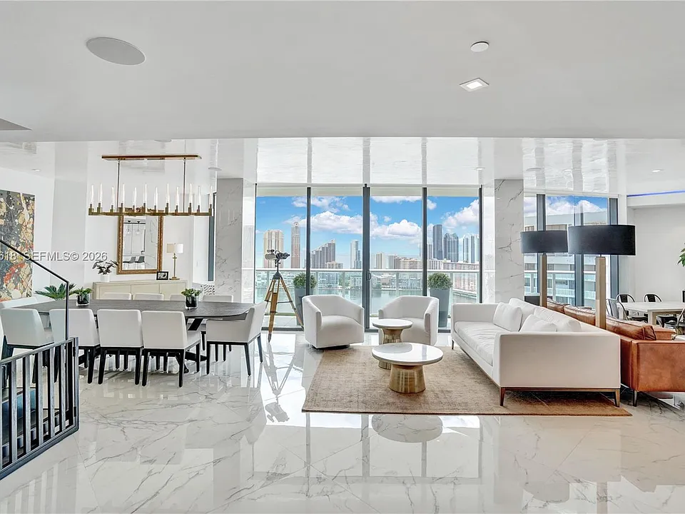 4000 Island Blvd #Penthouse 2