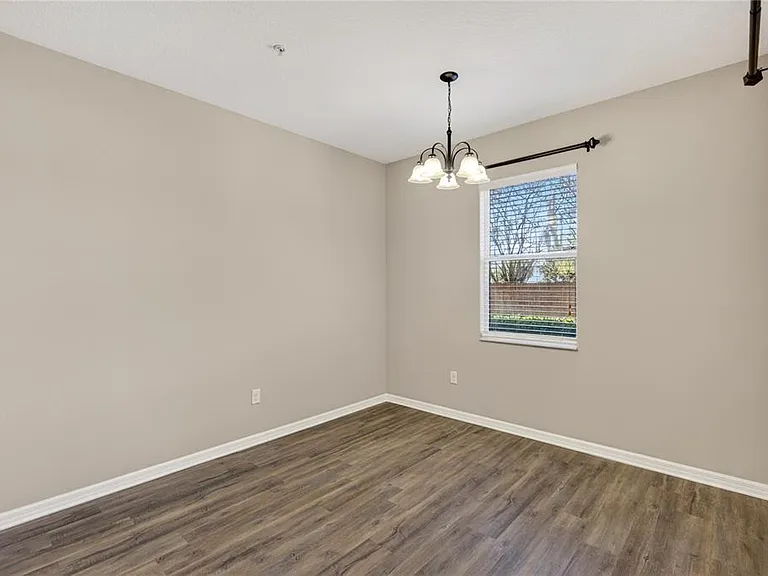 1519 Priory Cir — Photo 5