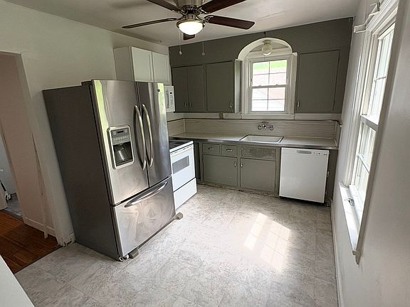 3rd image of 1386 Wolfangel Rd