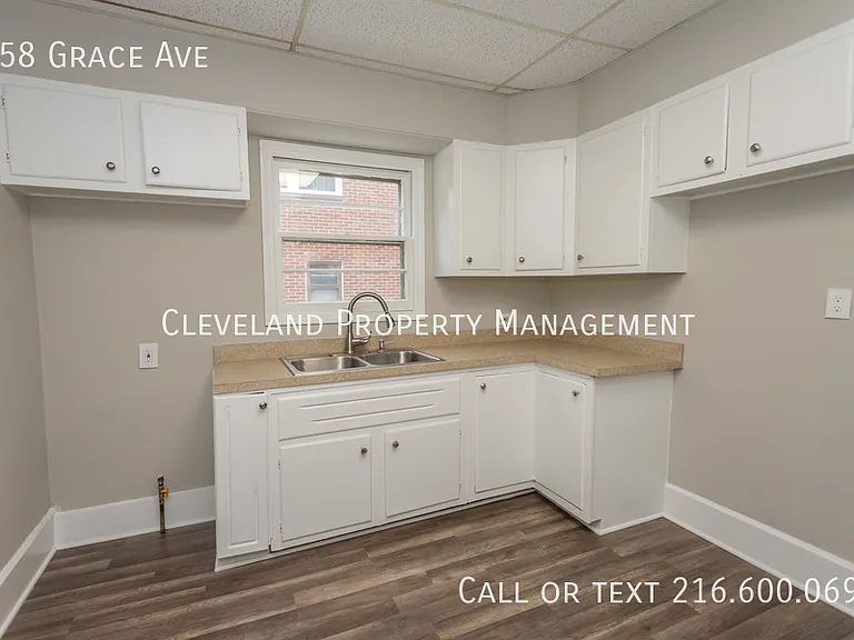 558 Grace Ave — Photo 5
