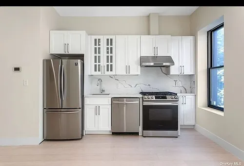370 Marion St #2 Photo 1