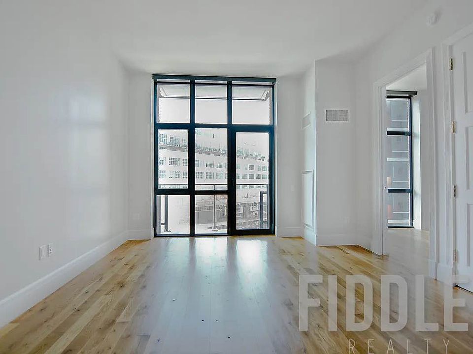 1st image of 4441 Purves St #511