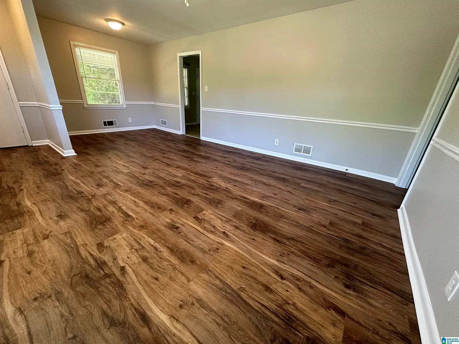 3 bed, 1.0 bath, $1,095 — Photo 4