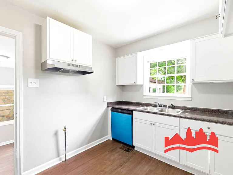 755 E McKellar Ave — Photo 17