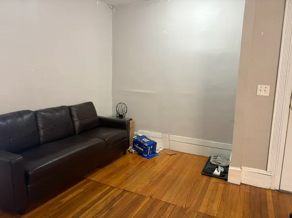 1040 Commonwealth Ave #31, Boston, MA 02215