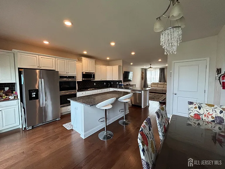 1002 Hights Farm Rd N — Photo 15
