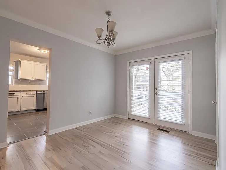 211 Sisson Ave NE — Photo 10