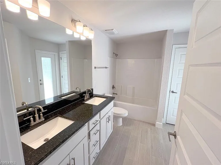 410 SE 1st Terrace Cpe — Photo 25