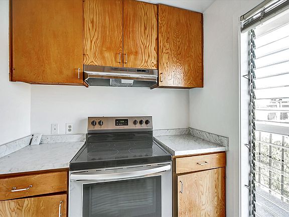 3rd image of 457 8th Ave #8