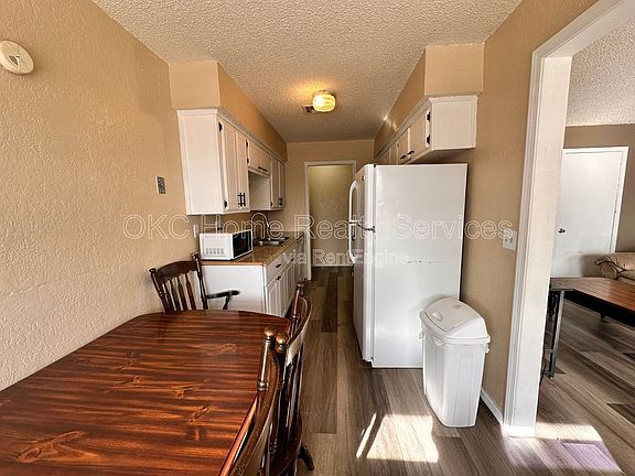 5th image of 109 SE 42nd St APT C