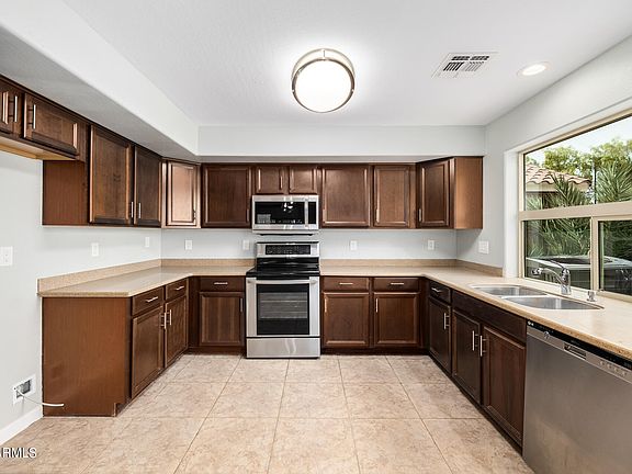 4th image of 40868 W HAYDEN Drive