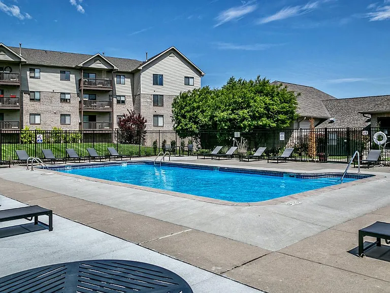 Southwest Gables Apartments — Photo 42