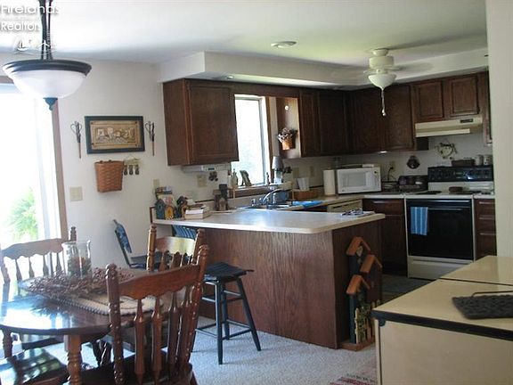3rd image of 960 Quail Dr