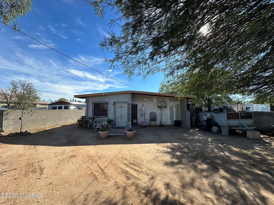 1st image of 426 E Blacklidge Dr