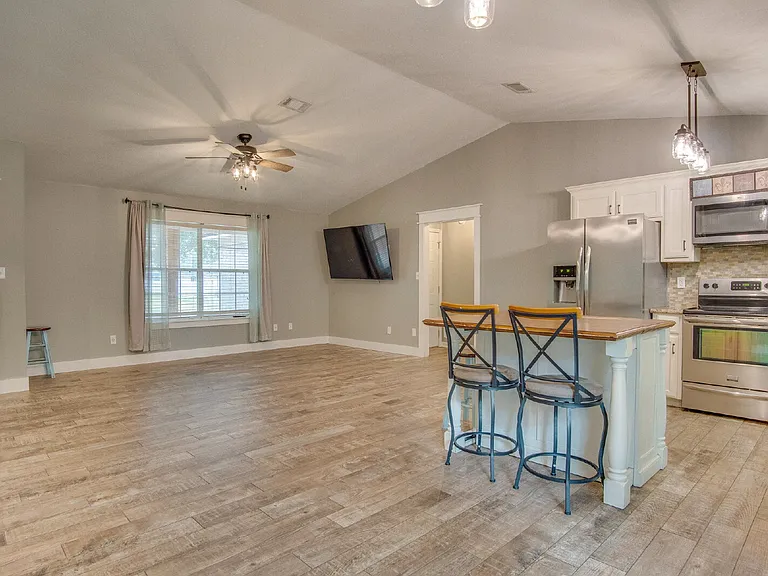 8262 Pamplona St — Photo 7