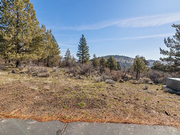 3rd image of 957 Bailey Mountain Rd