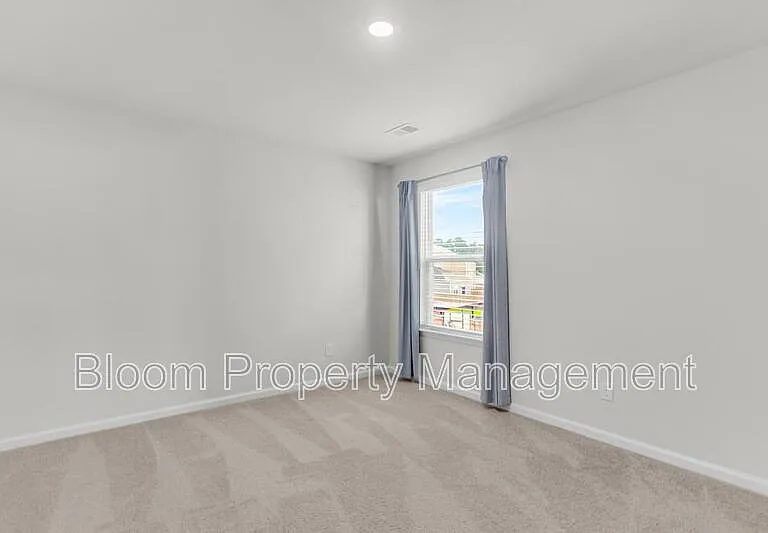 828 Lilyford Ln — Photo 42