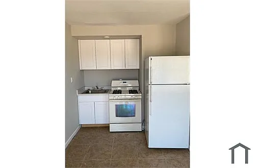 417 N 32nd Pl Photo 1