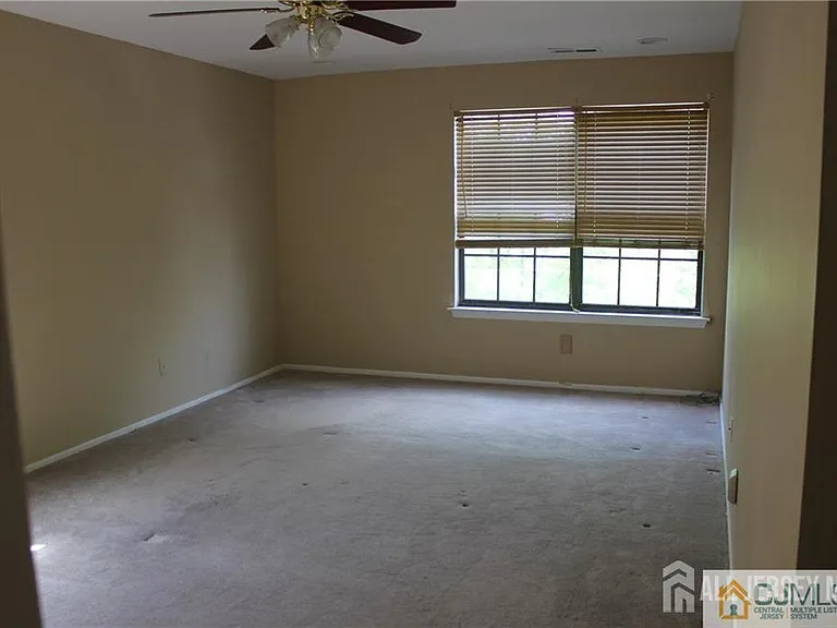 82 Keystone Ct — Photo 5