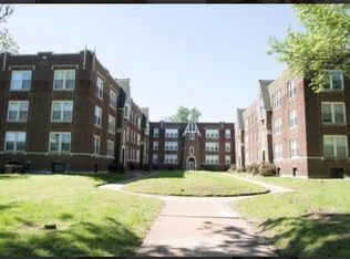 3304 Russell Blvd, Saint Louis, MO 63104