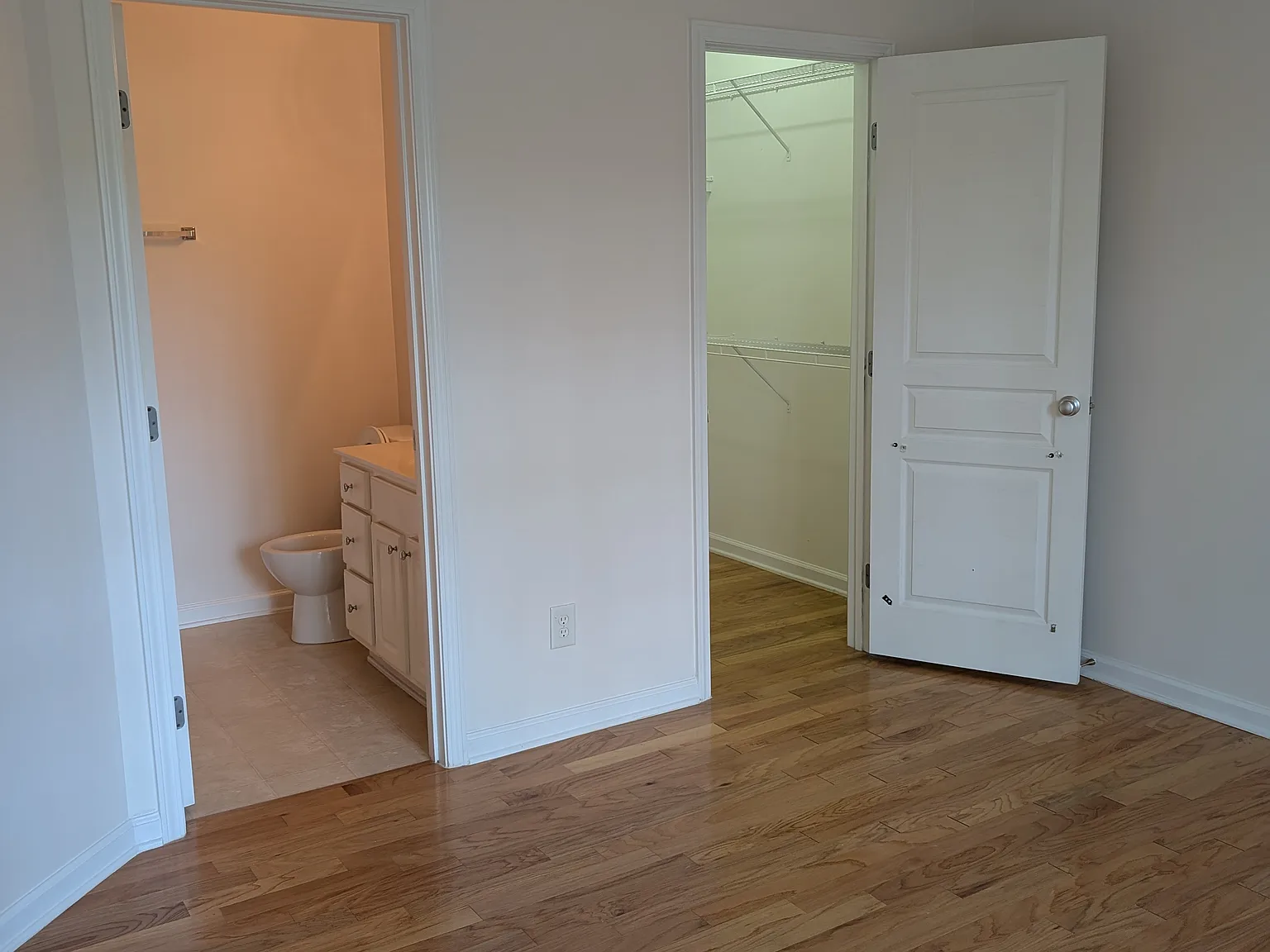 4128 Brenmar Ln — Photo 3