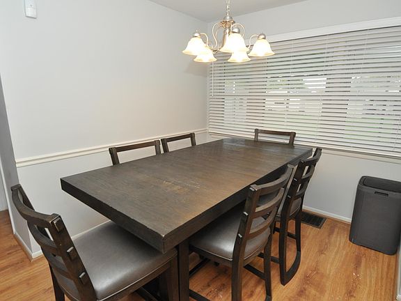 5th image of 94 Southgate Dr