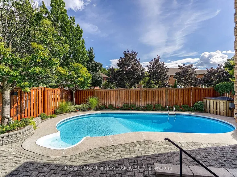 5571 Spangler Dr — Photo 45