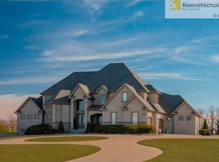 10713 S Wildflower Dr, Lees Summit, MO 64086