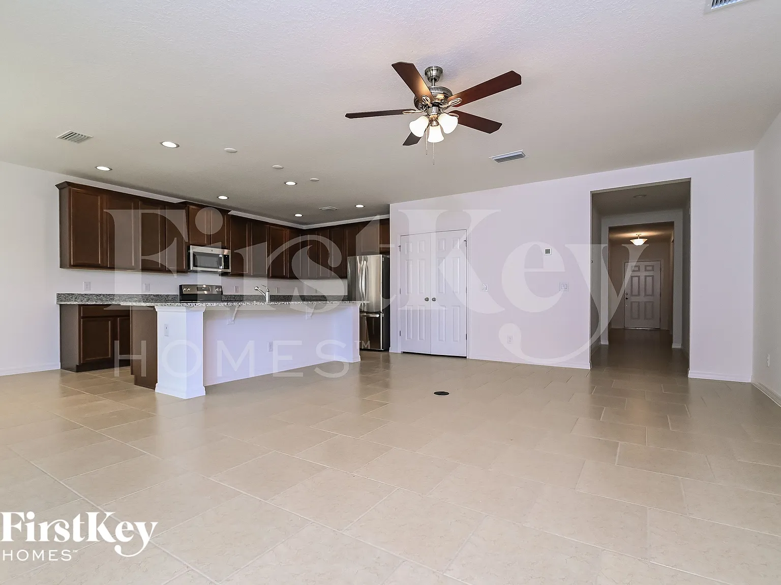 4 bed, 2.0 bath, 1900 sqft, $1,950 — Photo 4